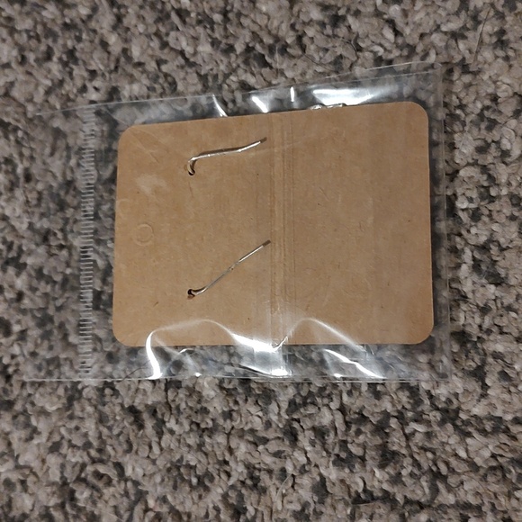 Women Earrings - Picture 2 of 2